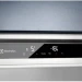 Встраиваемый холодильник Electrolux LNS9TE19S белый, двухкамерный 213/61л, морозилка снизу, No Frost